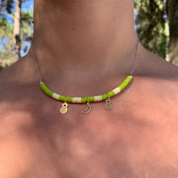 Collana verde gialla con ciondoli - immagine 2